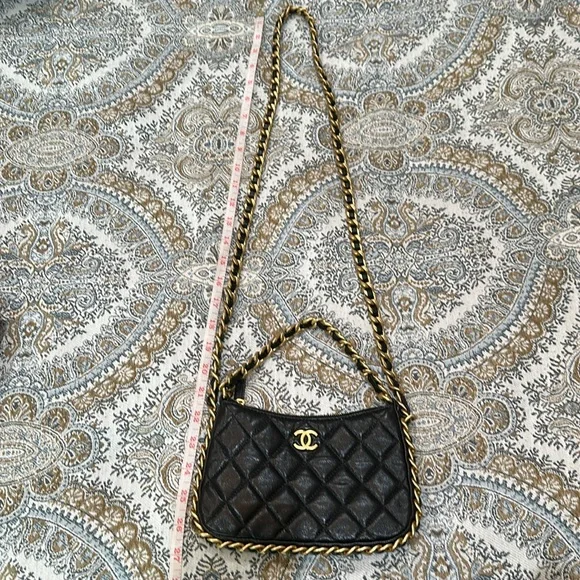 Chanel handbag - Picture 6 of 17